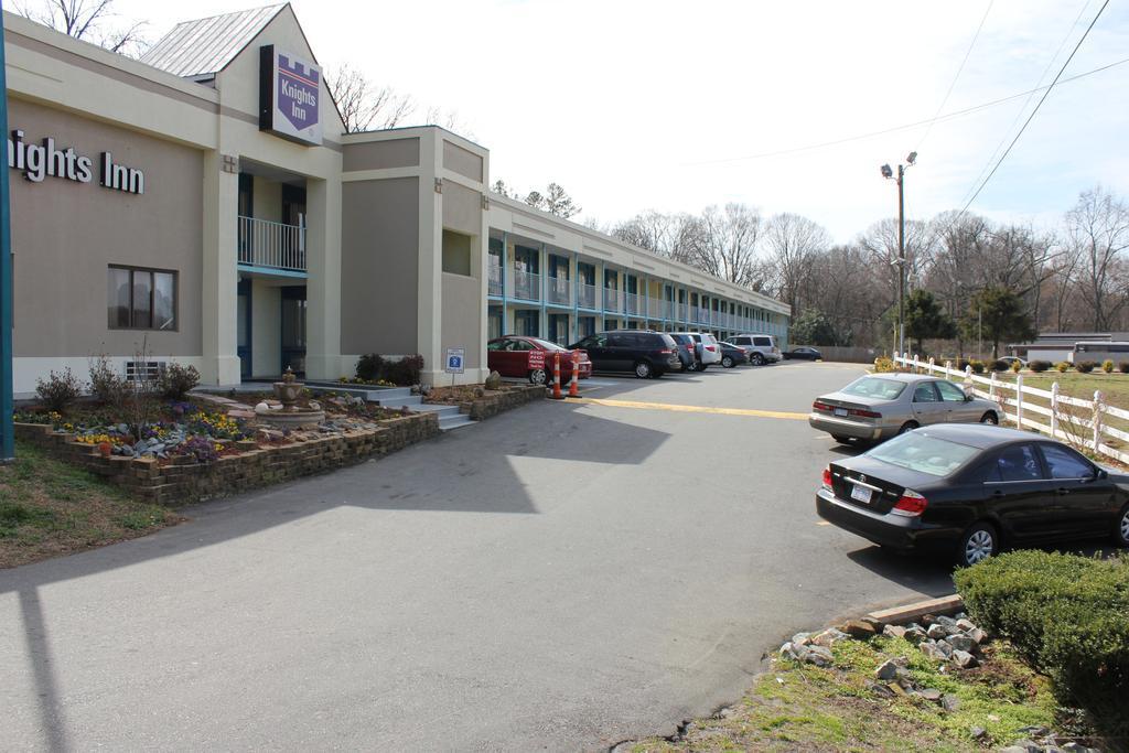 Econo Lodge Charlotte Airport Area Eksteriør billede