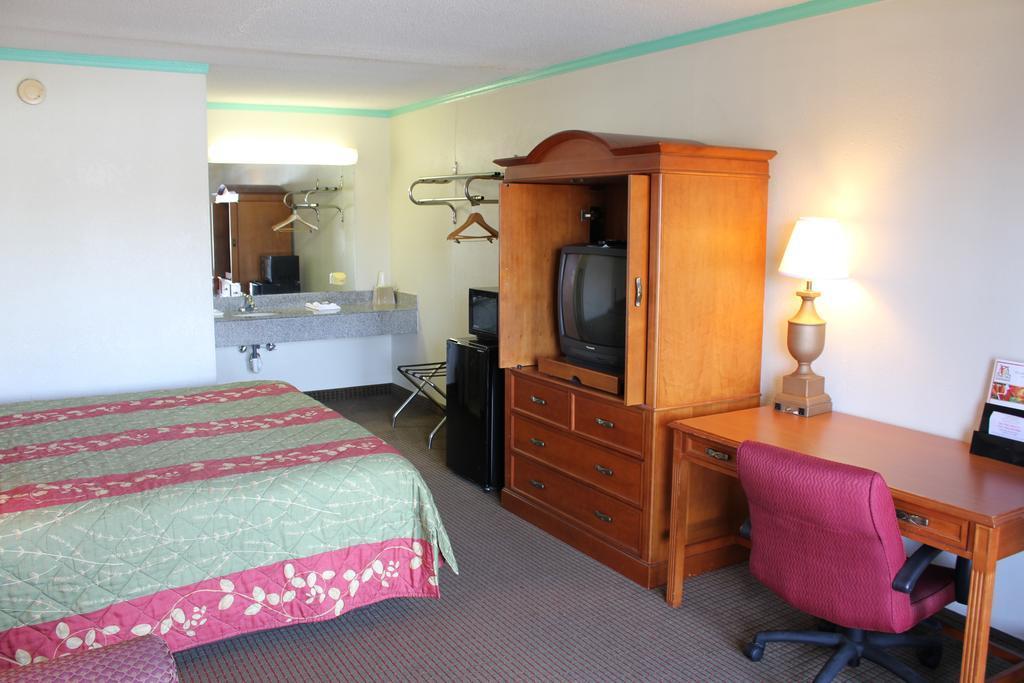 Econo Lodge Charlotte Airport Area Eksteriør billede
